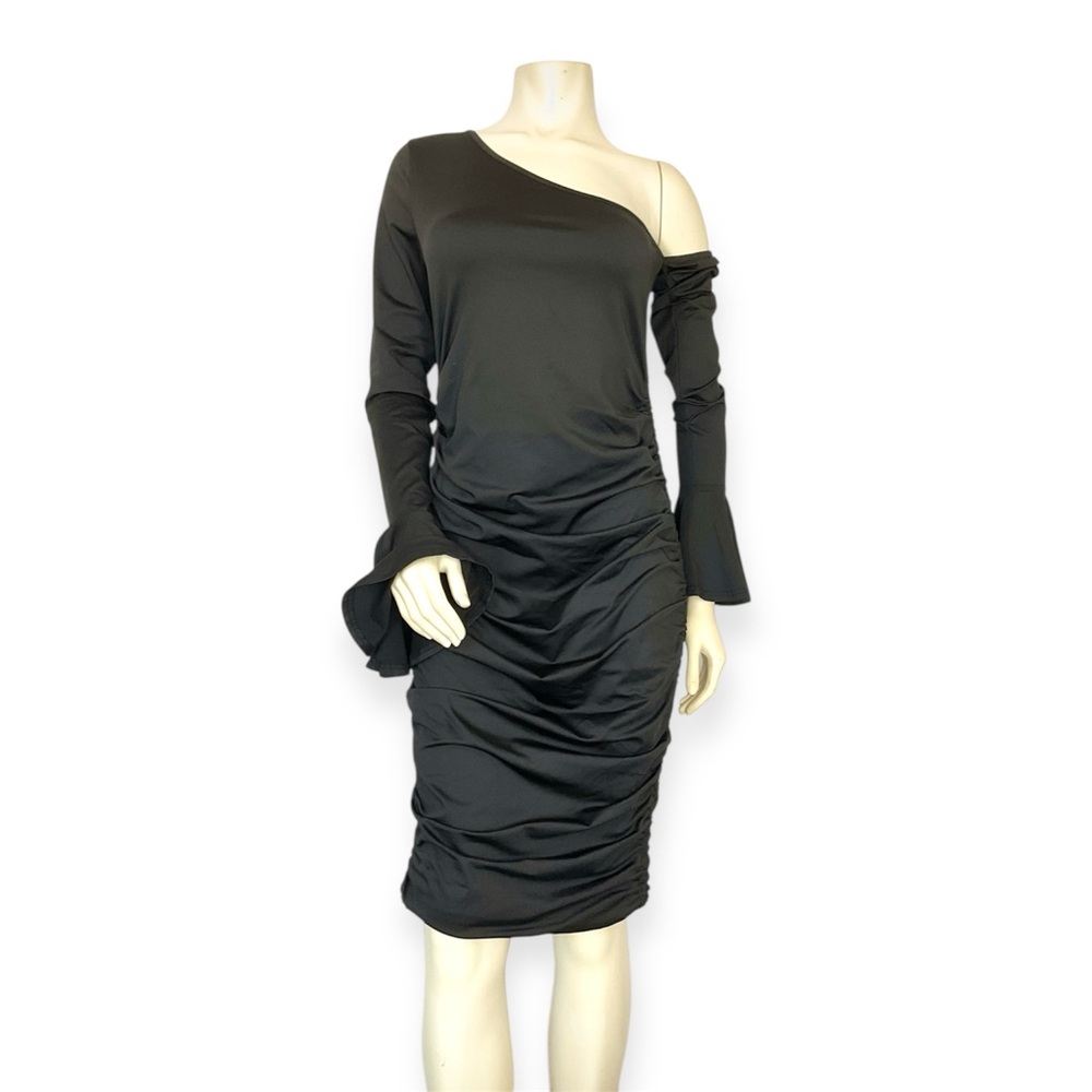 Bell Sleeves Midi One-Shoulder Black Dress M/L